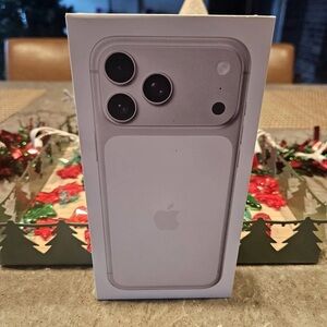 Apple iPhone 17 Pro Max (1Tb)- Sliver